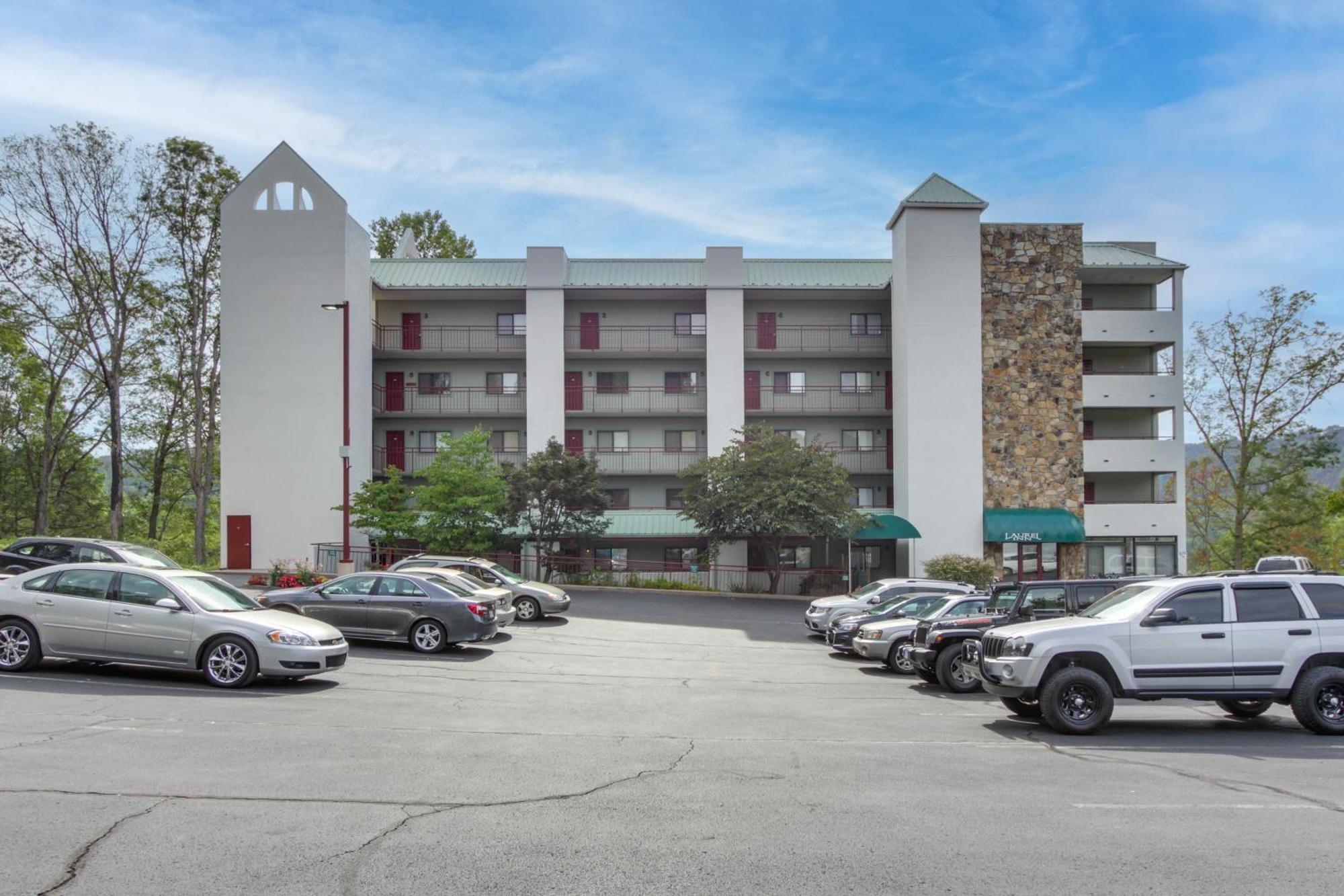 Bear-Sighting Condo Walk To Downtown Gatlinburg! Exterior photo