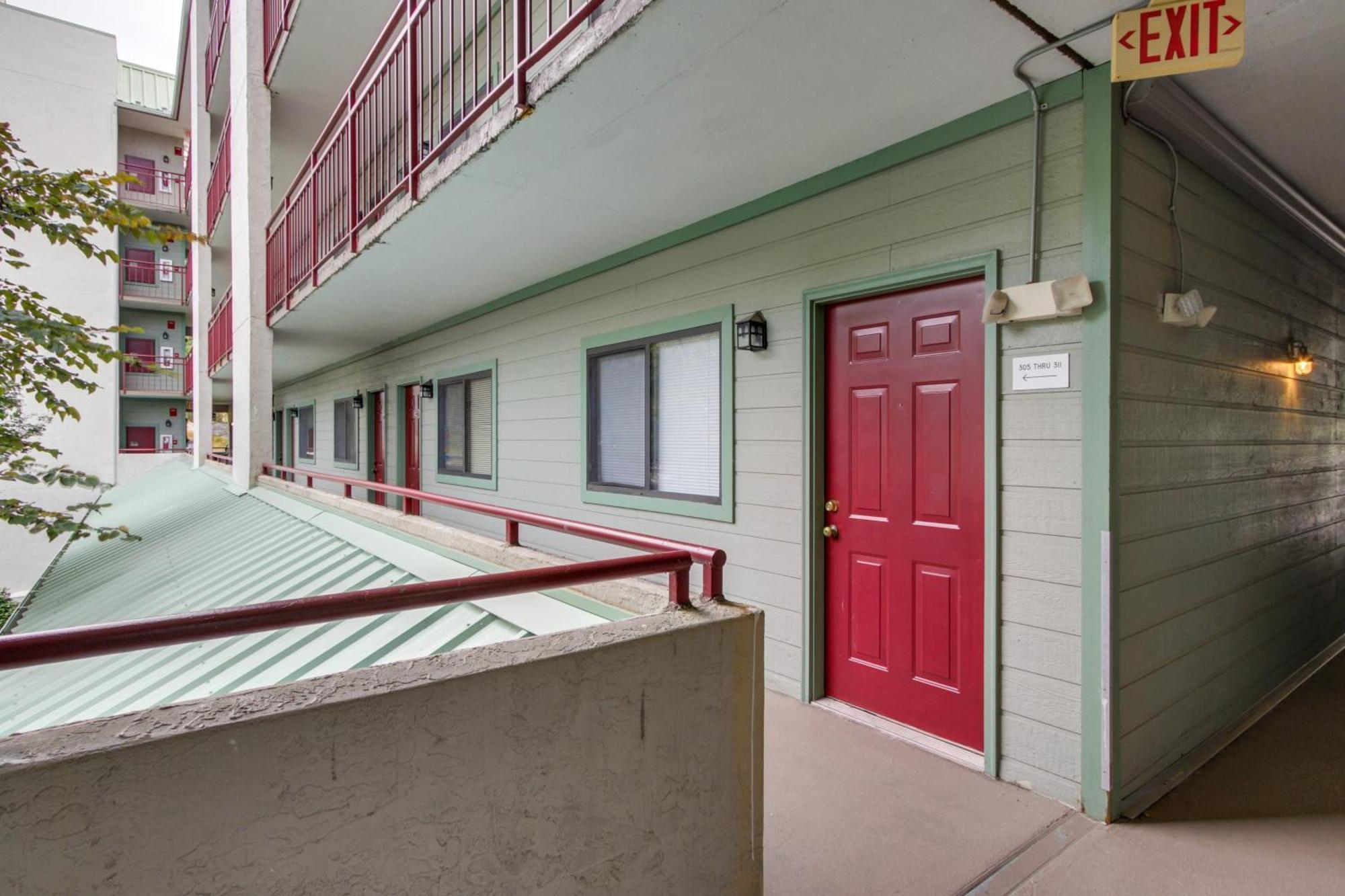 Bear-Sighting Condo Walk To Downtown Gatlinburg! Exterior photo